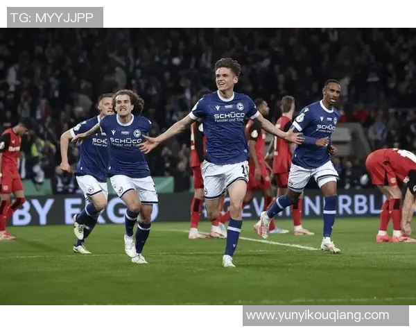 科隆与基尔激战三月三十一日谁能在德乙赛场中笑到最后